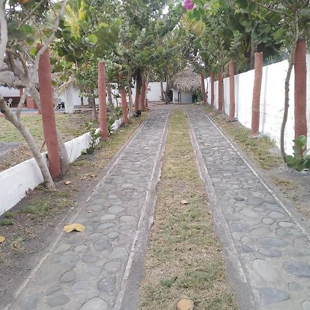 Villa Tortugas Monterrico Exteriör bild