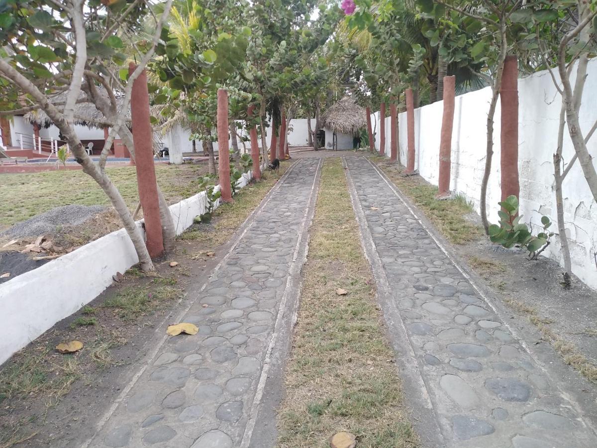 Villa Tortugas Monterrico Exteriör bild
