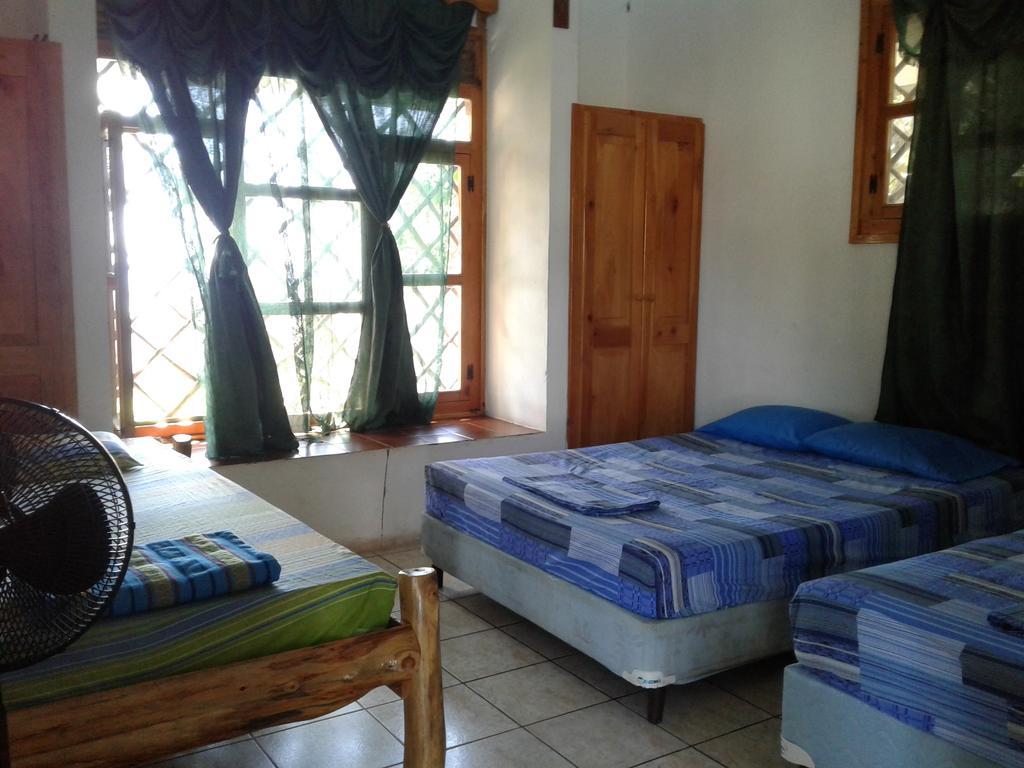 Villa Tortugas Monterrico Exteriör bild