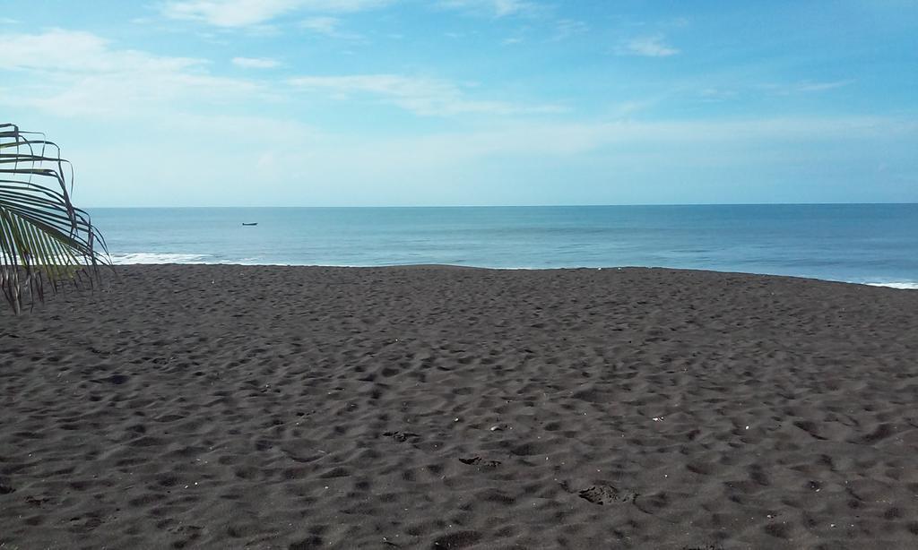 Villa Tortugas Monterrico Exteriör bild